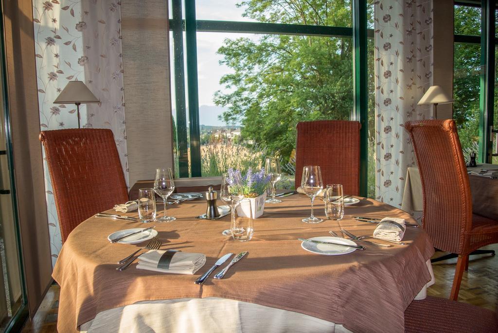 Hostellerie Les Chevreuils โลซาน ภายนอก รูปภาพ